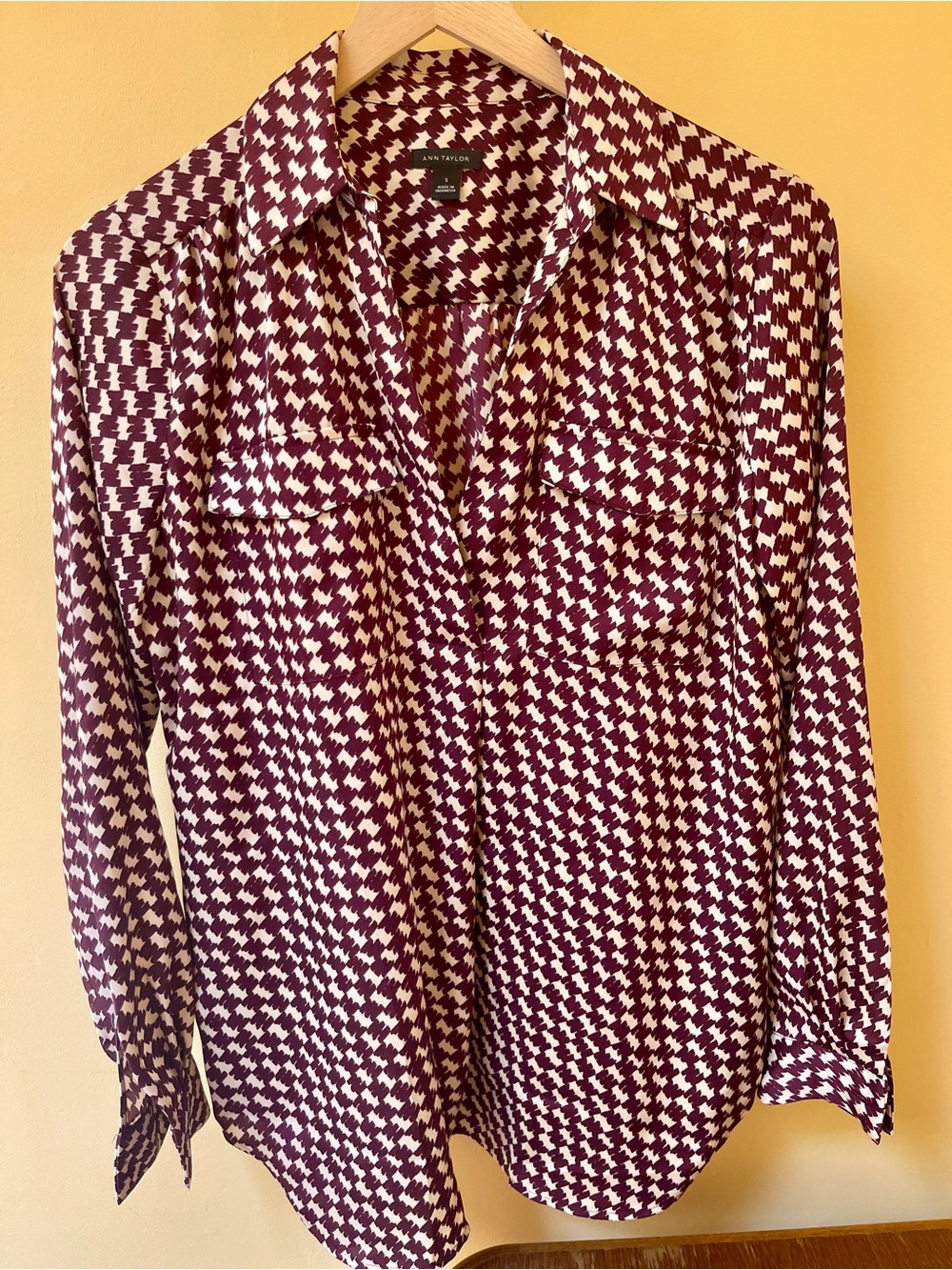 Ann Taylor Burgundy and Cream Houndstooth Blouse